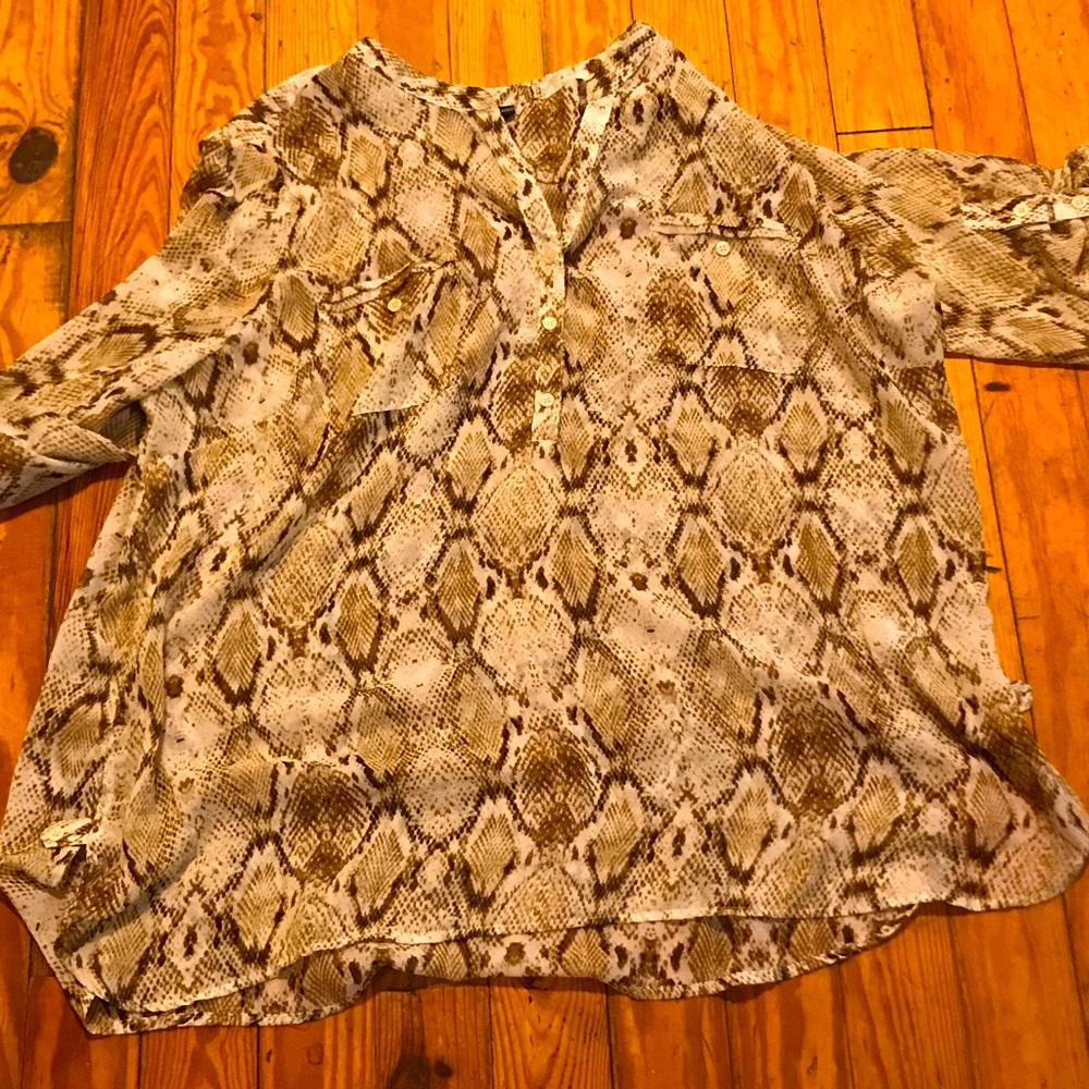 Snake Skin Apt 9 sheet Top